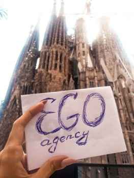 Что рассказыва.т девушки хостес о работе в Испании?