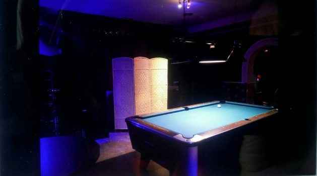 Обстановка ночного клуба 