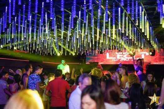 Танцовщицы в Таиланде - фото из клуба Голливуд