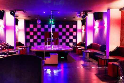 Греческий бар Dream Girls Bar в Афинах - фото изнутри