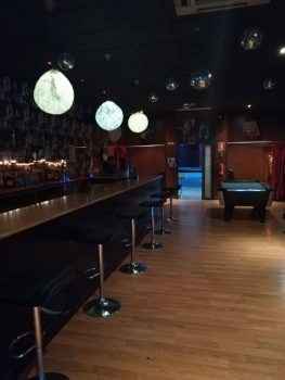Барная стойка в клубе MARILYN