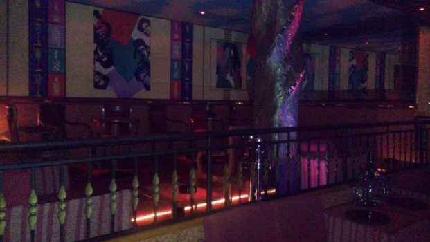 Клуб в Италии NEW DONDOLO - на фото интерьер заведения изнутри