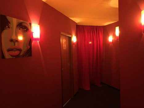 Фото из закулисья ночного клуба Daytona в Италии