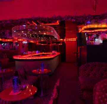 Бар ALKATRAZ в Греции - фото обстановки внутри