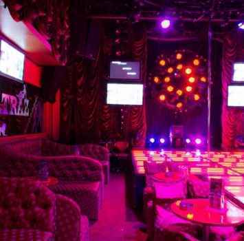 Обстановка клуба Алькатраз