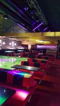 Интерьер клуба Энжелс сити в Измире