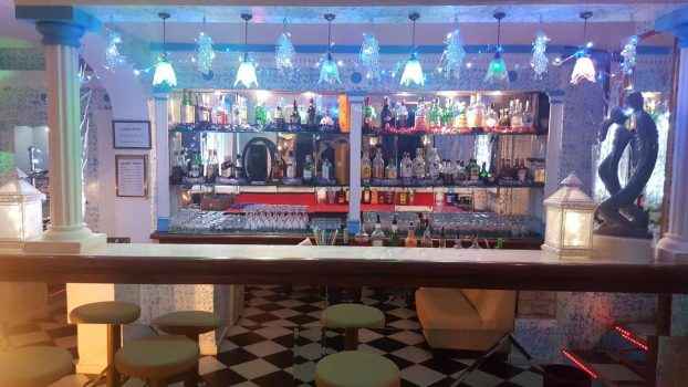 Барная стойка клуба Canderia - красивые решения в интерьере