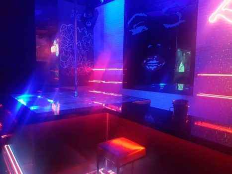 Обстановка испанского бара Зафиро - фото