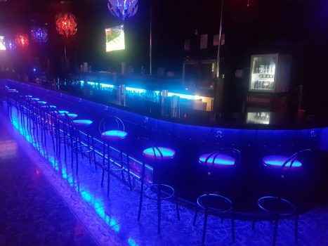 Бар в клубе Zafiro в Мотриле
