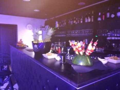 Бар и угощения в ночном клубе NO BLESS, который находится в Италии - фото от девушки Тани, которая там работает