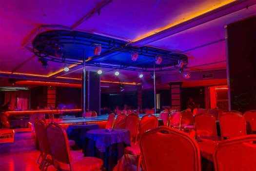 Интерьер клуба Golden Queens