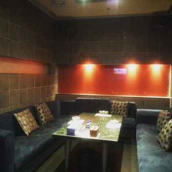 Фото из румки корейского караоке-бара Blue