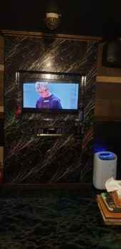 Фото из румки караоке бара Мактум - как выглядит плазма, на которой крутят песни?