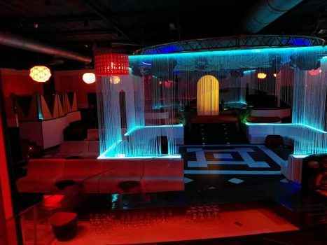 Танцпол в итальянском локале Charme Night Club