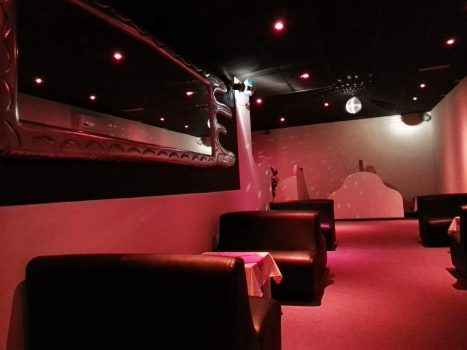 клуб Charme Night Club - фото изнутри от Кати, девушки из России, работавшей хостес в Италии