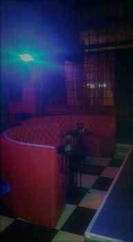 Обстановка в клубе Caissa в Греции