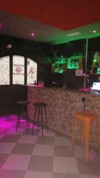 Барная стойка в пабе Латино Эль Пунте в Испании