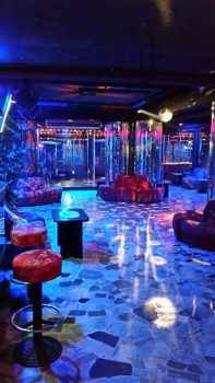 Фото изнутри из клуба Чарли Браун в итальянском городе Анцио, сделанное девушкой из России, которая работает здесь на консумации