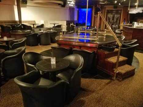 Стриптиз клуб Michael's Mens Club в штате Луизиана город Лафайет