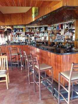 Барная стойка в пабе Albatross в городе Ларнака