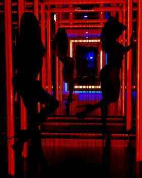 Красивые девушки в ночном клубе Allur в Таиланде - фото изнутри