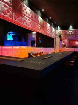 Барная стойка ночного бара MIRAGE в городе Лимассол